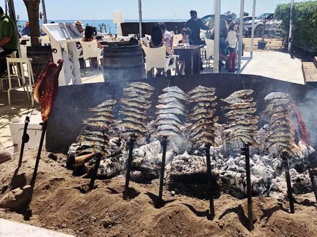 el cuento de las t sardinas espetos en restaurante neptuno