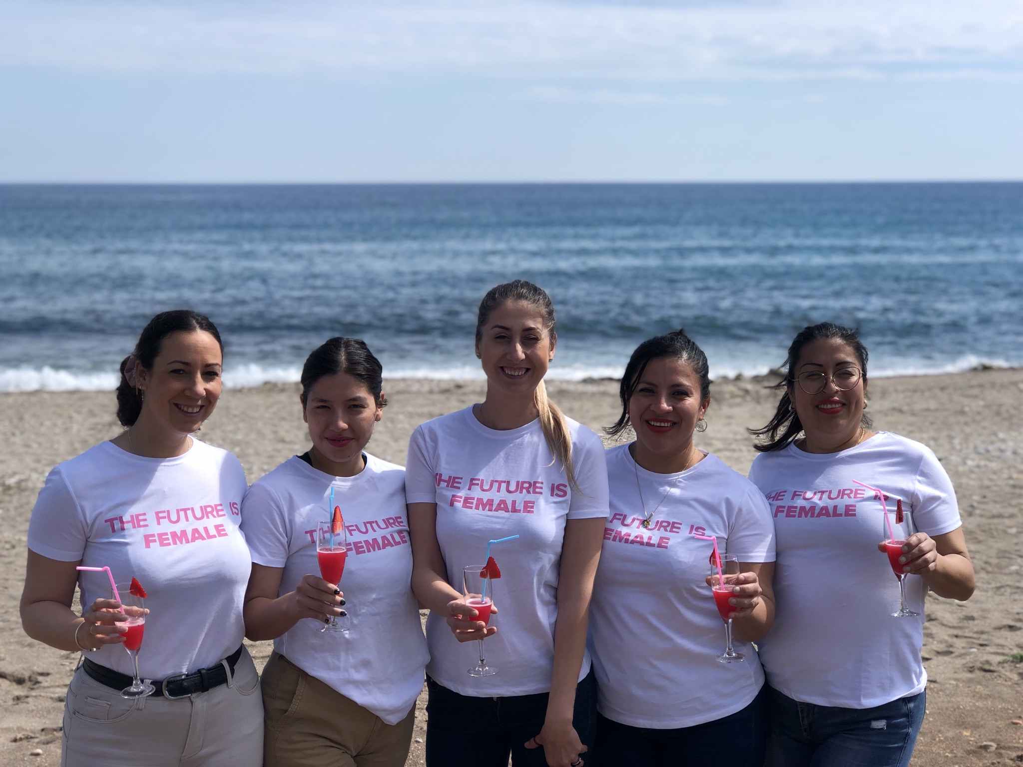 dia de la mujer 2023 restaurante neptuno playa de fondo